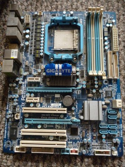 Лот: 8365607. Фото: 1. Gigabyte GA-870A-UD3 (REV. 2.0... Материнские платы