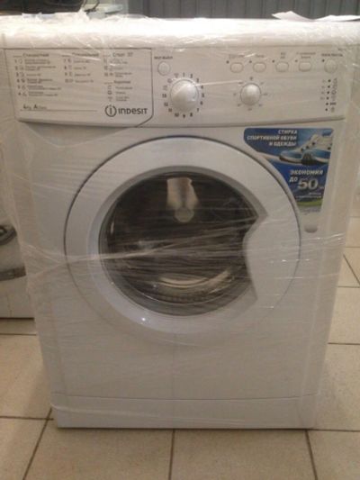 Лот: 8813896. Фото: 1. Стиральная машина Indesit IWUB... Стиральные машины