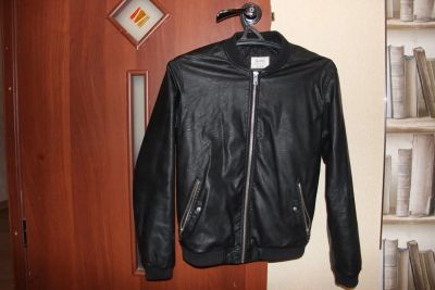 Лот: 6291238. Фото: 1. Кожаная куртка Bershka. Верхняя одежда