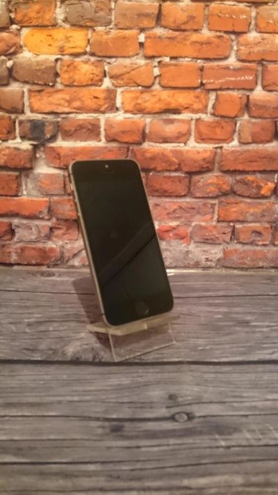 Лот: 11216542. Фото: 1. Iphone 5s 32gb. Смартфоны