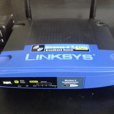 Лот: 6438735. Фото: 1. Роутер Linksys WRT54G ver.7. Маршрутизаторы (роутеры)