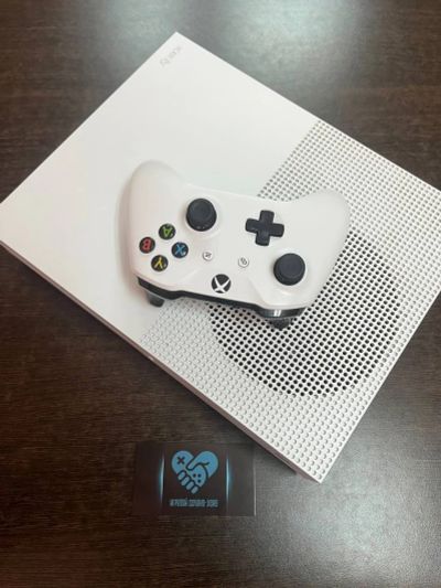 Лот: 16880397. Фото: 1. Игровая приставка Xbox One S 1Tb... Консоли