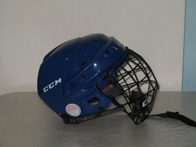 Лот: 3897987. Фото: 1. Шлем хоккейный детский новый CCM... Шлемы