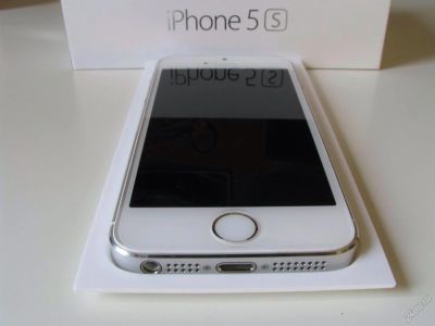 Лот: 3568098. Фото: 1. iPhone 5s 16Gb White/Silver. Смартфоны