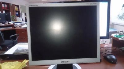 Лот: 4834939. Фото: 1. Монитор Samsung SyncMaster710n. ЖК-мониторы