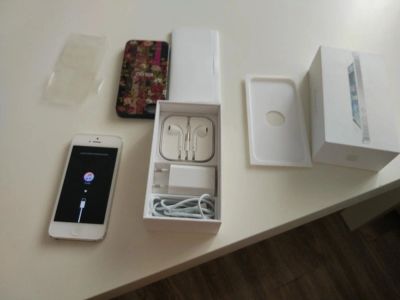 Лот: 9208340. Фото: 1. Продам iPhone 5. Смартфоны