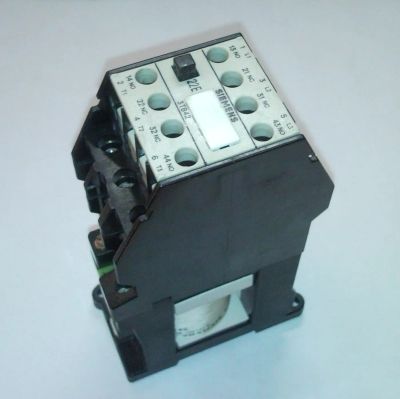 Лот: 21147163. Фото: 1. Контактор магнитный Siemens 3TB42... Магнитные пускатели, контакторы, реле