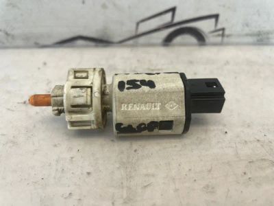 Лот: 24627584. Фото: 1. концевик педали тормоза Renault... Двигатель и элементы двигателя