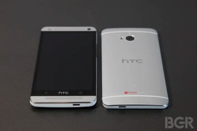 Лот: 3292098. Фото: 1. HTC one 32Gb, Silver, НОВЫЙ. Смартфоны