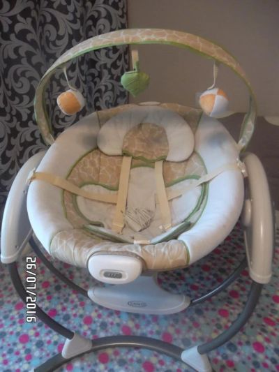 Лот: 7895859. Фото: 1. Укачивающий центр, качеля Graco. Ходунки, прыгунки, качели