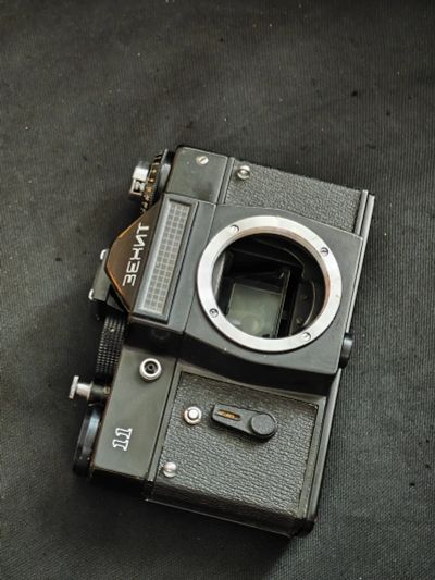 Лот: 24990196. Фото: 1. Фотоаппарат Зенит. Плёночные зеркальные