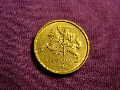 Лот: 2353504. Фото: 1. 10 центов 1998, Литва, всадник. Страны СНГ и Балтии