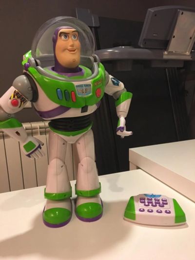 Лот: 10837674. Фото: 1. Игрушка робот Buzz Lighter. Развивающие