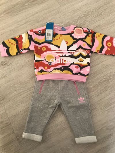 Лот: 17674762. Фото: 1. Новый костюм Adidas , рост 74-80... Костюмы, пиджаки, комбинезоны