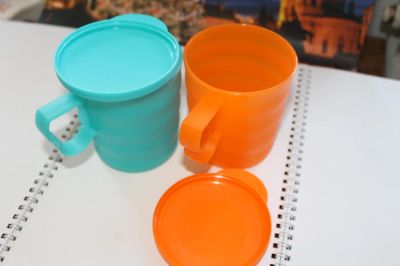 Лот: 5077080. Фото: 1. Tupperware Набор кружек с крышками... Кружки, стаканы, бокалы