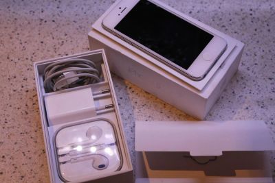 Лот: 3673727. Фото: 1. Apple Iphone 5, 16 gb, white... Смартфоны