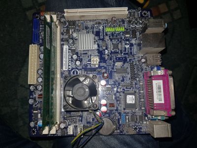 Лот: 12247804. Фото: 1. Мать Foxconn D52S с процом Atom... Материнские платы