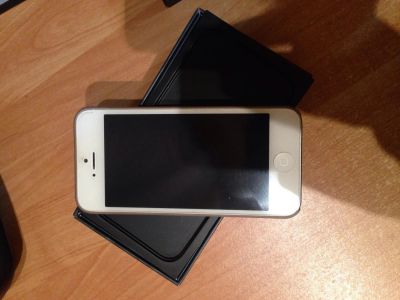 Лот: 5195181. Фото: 1. iPhone 5 16g white. Смартфоны