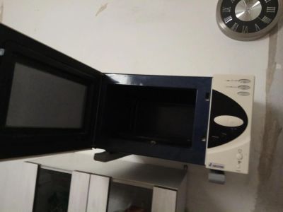 Лот: 9347733. Фото: 1. Микроволновая печь Samsung, в... Микроволновки, мини-печи