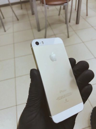 Лот: 14815181. Фото: 1. iPhone 5s gold 16 Gb обмен. Смартфоны