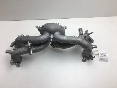 Лот: 20393930. Фото: 1. Коллектор впускной Subaru Impreza... Двигатель и элементы двигателя