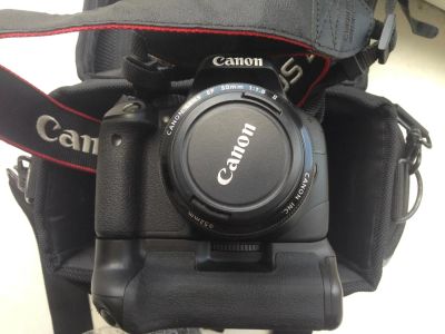 Лот: 4215574. Фото: 1. цифровая зеркальная камера Canon... Цифровые зеркальные