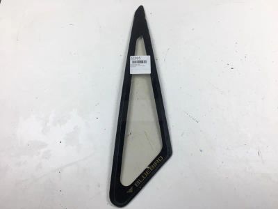 Лот: 20396564. Фото: 1. Стекло боковое Nissan Bluebird... Кузов
