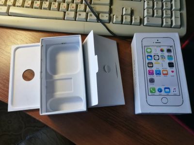 Лот: 14923383. Фото: 1. Коробка от iphone 5s 16гб. Другое (смартфоны, связь, навигация)