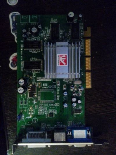 Лот: 4921470. Фото: 1. видеокарта AGP Radeon 9200 128Mb. Видеокарты