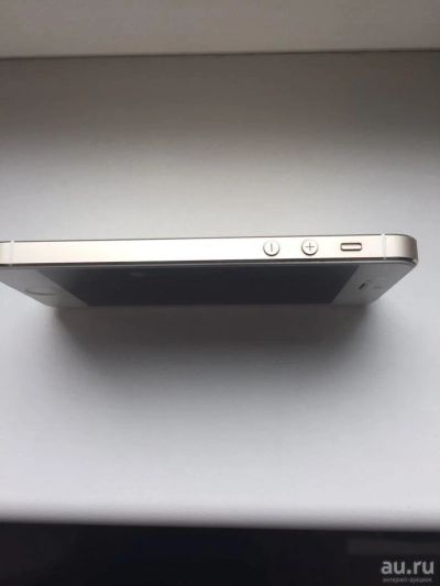 Лот: 8070727. Фото: 1. iPhone 5 s золотой Только продажа. Смартфоны