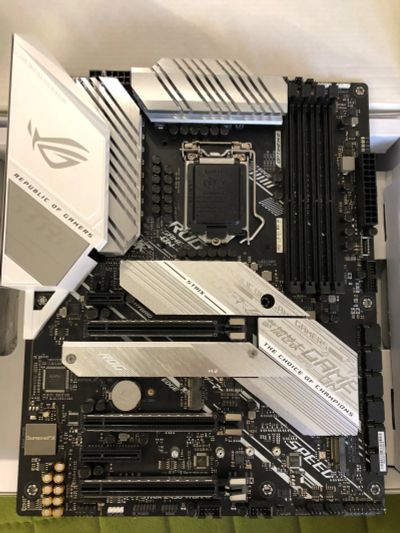 Лот: 18770073. Фото: 1. Asus z490 rog strix gaming. Материнские платы