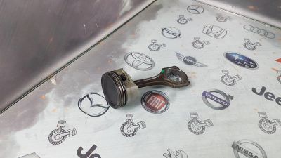 Лот: 23587349. Фото: 1. Поршень с шатуном Mercedes-Benz... Двигатель и элементы двигателя