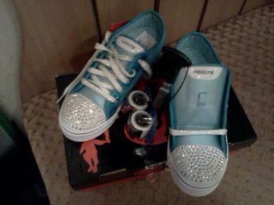 Лот: 3500381. Фото: 1. Роликовые кроссовки Heelys. Кеды, кроссовки, слипоны