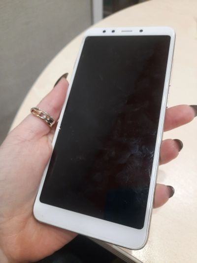 Лот: 18865610. Фото: 1. Телефон Xiaomi Redmi 5. Смартфоны