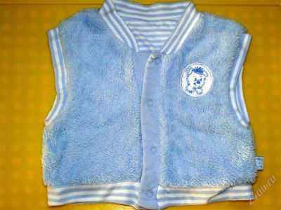 Лот: 1709615. Фото: 1. Красивая теплая махровая жилеточка... Свитера, худи, толстовки