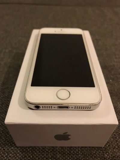 Лот: 8701031. Фото: 1. Apple iPhone 5s 16 Gb. Смартфоны