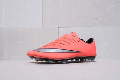 Лот: 11618473. Фото: 1. Футбольная обувь Nike Mercurial... Кеды, кроссовки, слипоны