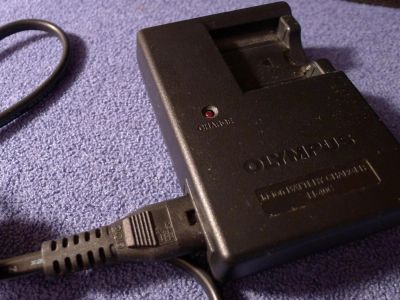 Лот: 7860178. Фото: 1. Зарядное оригинал Olympus Li-40... Аккумуляторы, зарядные