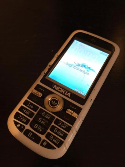 Лот: 9097577. Фото: 1. Nokia Adidas Металл. Кнопочные мобильные телефоны