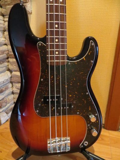 Лот: 4545541. Фото: 1. Fender Precision Bass, USA, 2010... Гитары