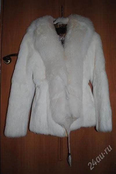 Лот: 1965806. Фото: 1. Белая Кроличья Шубка. Верхняя одежда