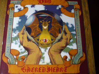 Лот: 10320941. Фото: 1. DIO. " Sacred Heart ". LP. Аудиозаписи