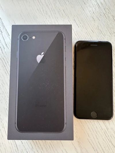 Лот: 20127246. Фото: 1. iPhone 8 64 г. Смартфоны