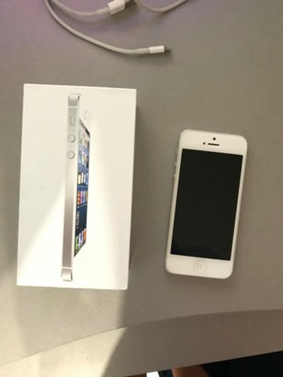 Лот: 8838893. Фото: 1. iPhone 5 32gb. Смартфоны