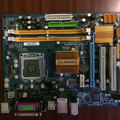 Лот: 4630890. Фото: 1. Материнская плата Gigabyte GA-G31M-ES2C... Материнские платы