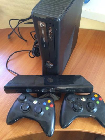 Лот: 5345992. Фото: 1. Xbox 360 slim 250gb прошитая... Игровые приставки, консоли
