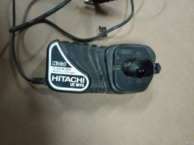 Лот: 13209772. Фото: 1. Зарядное устройство Hitachi. Электроинструмент