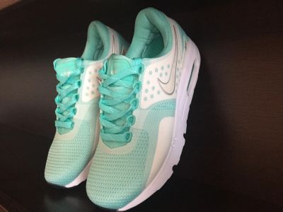 Лот: 13980963. Фото: 1. Nike Airmax Zero QS. Кеды, кроссовки, слипоны