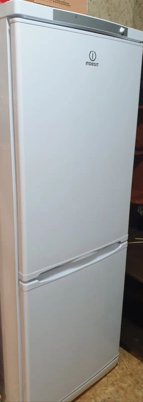 Лот: 19670693. Фото: 1. Холодильник Indesit SB167. Холодильники, морозильные камеры