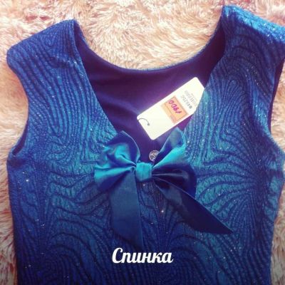 Лот: 6080566. Фото: 1. Вечернее платье с бантиком на... Платья